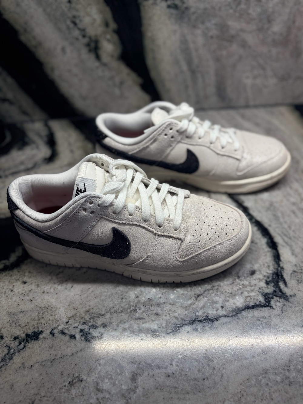 Nike Dunk Low SE Frosted Shimmer Suede Sneakers White Black Women US 7 UK 5 EU38